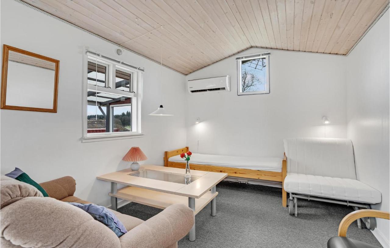 3 Bedroom Lovely Home In Give Uve 외부 사진